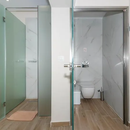 Belussi & Hotel Psarou (Zakynthos)