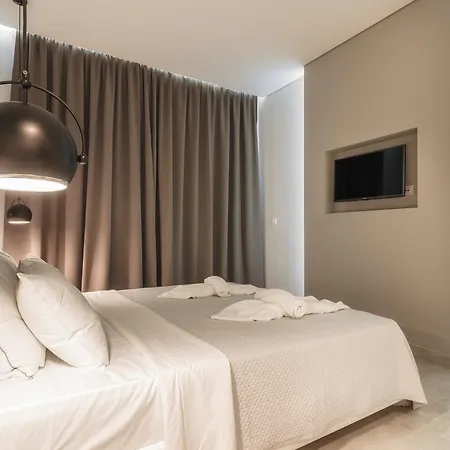 Belussi & 4* Psarou (Zakynthos)