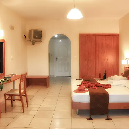 Belussi & Hotell Psarou (Zakynthos)