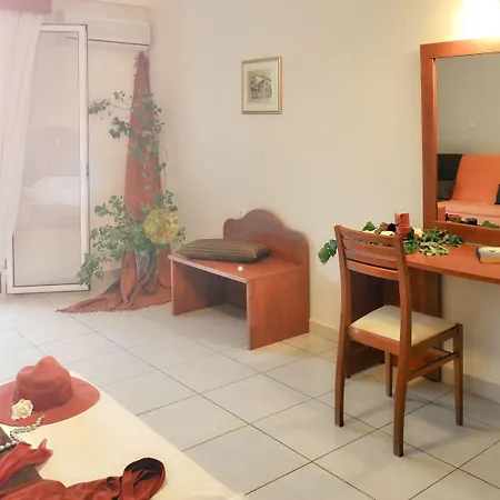 Belussi & 4* Psarou (Zakynthos)