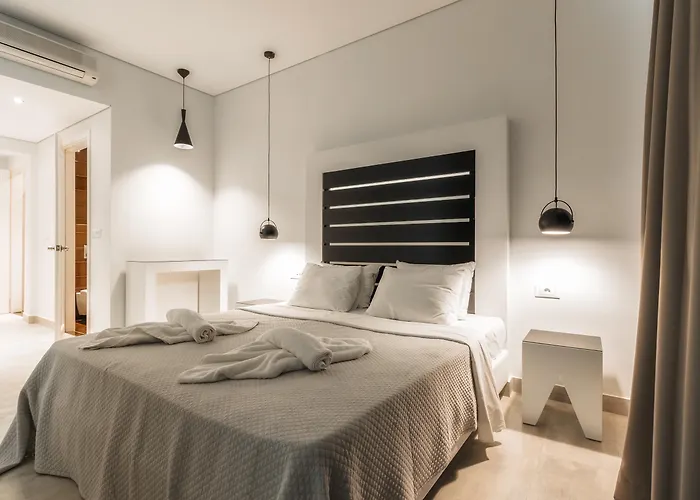 Отель Belussi & 4*