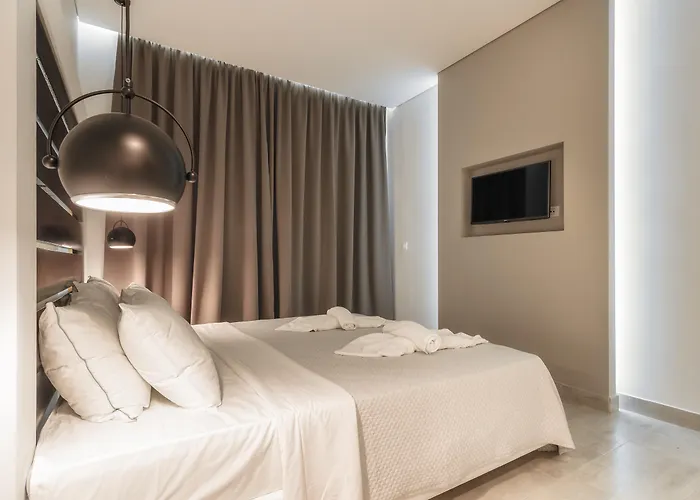 Belussi & 4* Psarou (Zakynthos)