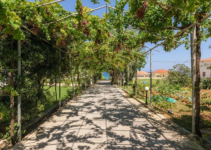 Отель Belussi & Psarou (Zakynthos)