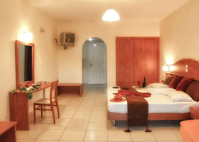 Belussi & Отель Psarou (Zakynthos)