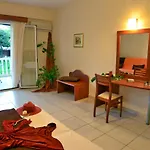Belussi & Hotel Psarou (Zakynthos)