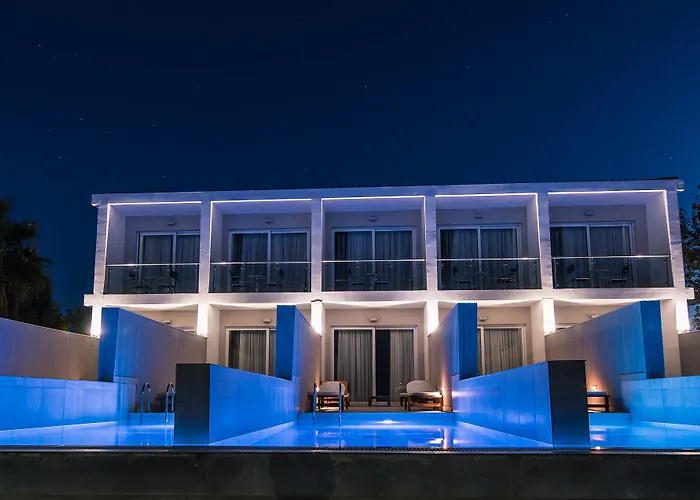 Belussi & فندق Psarou (Zakynthos)